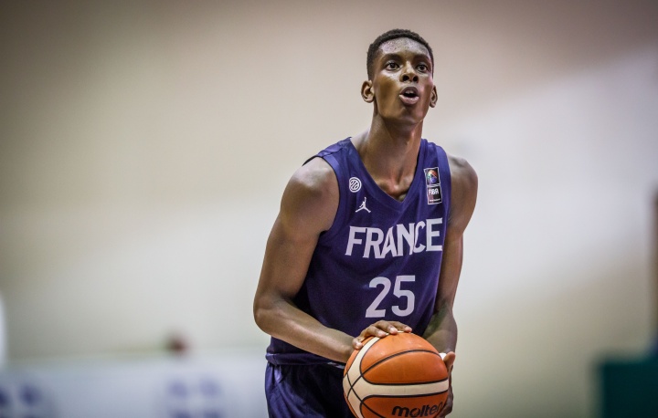 DB电竞平台-当初是你要裁我~法国男篮欧锦赛内线告急重召迪亚巴特 被后者拒绝