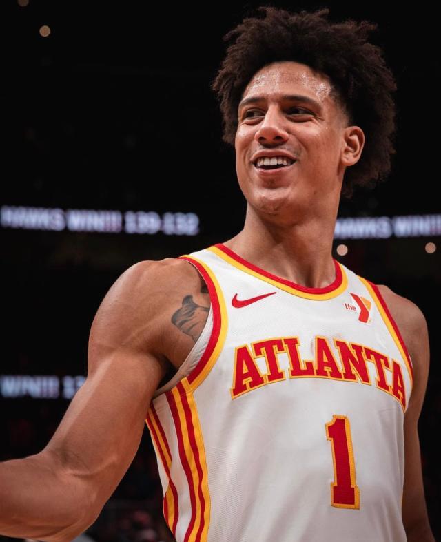 DB电竞游戏-老鹰大将赛季报销 国王核心申请交易！马刺偷着乐？